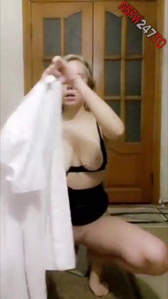 Daisy Shai striptease & pussy play on the floor snapchat premium xxx porn videos on myfans.pics