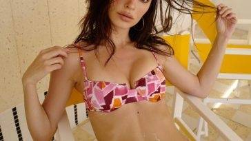 Emily Ratajkowski Looks Hot in a Tiny Bikini on myfans.pics