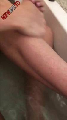 Paige Turnah Priya shaved my legs in the bath porn videos on myfans.pics
