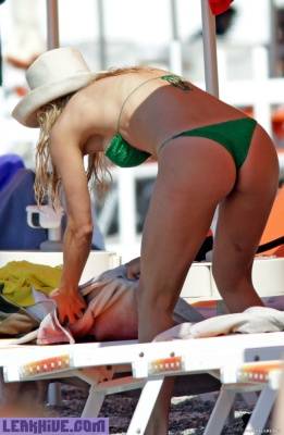 Leaked Michelle Hunziker Paparazzi Green Bikini Photos on myfans.pics