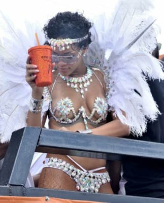 Rihanna Nip Slip Barbados Festival Photos Leaked - Barbados on myfans.pics