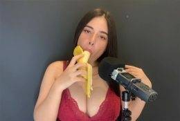 ASMR Wan Sucking a Banana Video  on myfans.pics