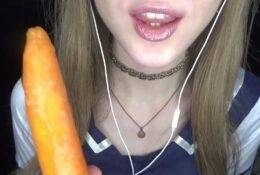 Peas and Pies School Girl Uniform ❤ Carrot Sucking on myfans.pics