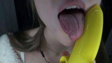 Peas And Pies Nude Banana Blowjob Video  on myfans.pics