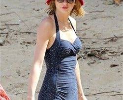 Taylor Swift Shows Off Her Engorged Vaginal Mound In A Swimsuit on myfans.pics
