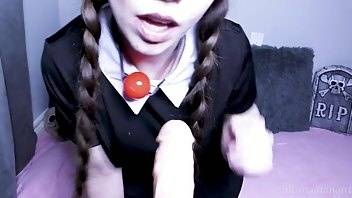 Lilcanadiangirl - Wednesday Adams Wants Your Cum (Manyvids) on myfans.pics