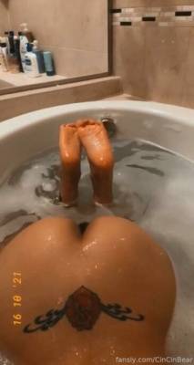Cincinbear Nude Bath Onlyfans Video  on myfans.pics
