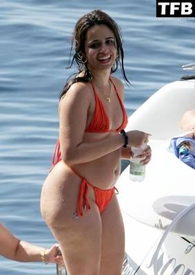 Camila Cabello Flashes Her Ass Crack on Vacation in Capri on myfans.pics