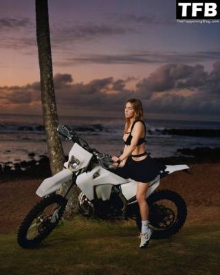 Sydney Sweeney Wows in Hawaii For Jacquemus Shoot on myfans.pics