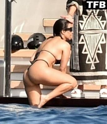 Kourtney Kardashian Shows Off Her Toned Bikini Body While Enjoying Some Quality Time with Travis Barker on myfans.pics
