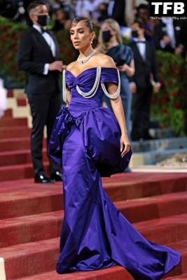 Anitta Shows Off Her Cleavage at The 2022 Met Gala in NYC on myfans.pics