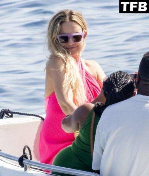 Kate Hudson is Seen on Her Family Trip to Nerano on myfans.pics