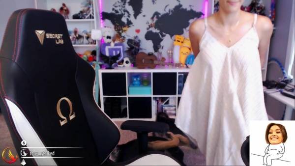 Cincinbear ? titty slip on stream ? Twitch thot recently banned on myfans.pics