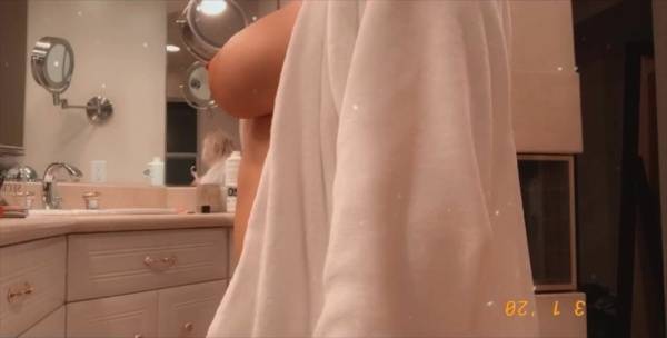 Zoie Burgher Nude Boobs Teasing Porn Video Leaked on myfans.pics