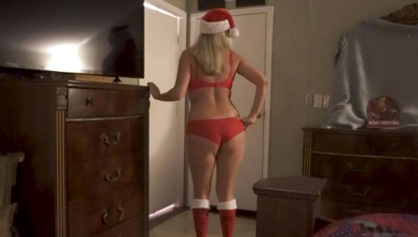 Coco Vandi XXX - Mom And Sons Magical Christmas on myfans.pics