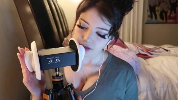 Jinx ASMR Relaxing Heavy Breathing and Ear Rubbing Video on myfans.pics