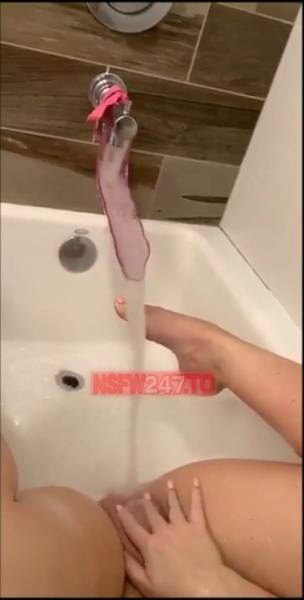 Maddy Oreilly bathtub water pleasure snapchat premium xxx porn videos on myfans.pics