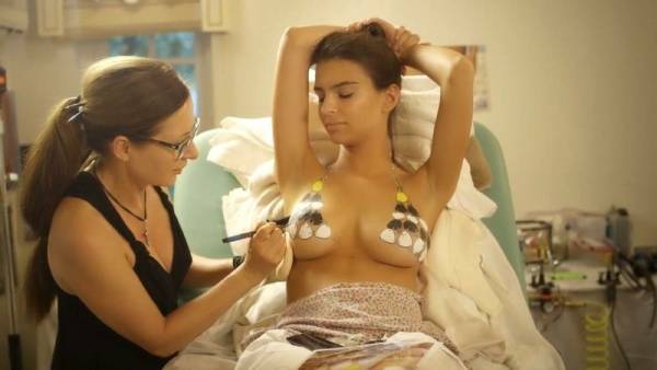 Emily Ratajkowski Nude Body Paint Photoshoot Video Leaked - Usa on myfans.pics
