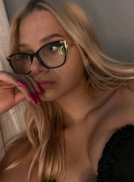 Lovely model LittleTinyBlonde boobs show on myfans.pics
