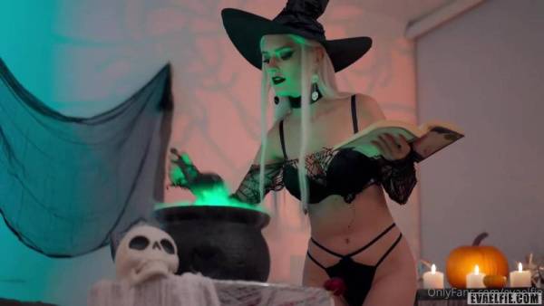 Eva Elfie Blowjob Witch Cosplay OnlyFans Video Leaked on myfans.pics