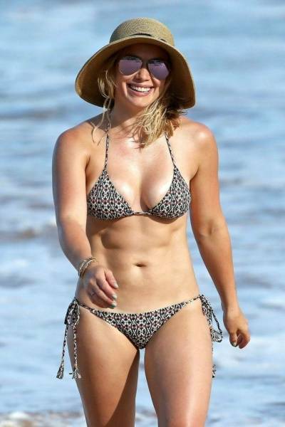 Hilary Duff Paparazzi Bikini Beach Set  - Usa on myfans.pics