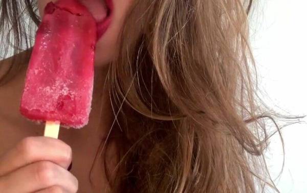 Some content from OnlyFans. Sucking an ice cream, masturbation and squirting! - Luci's Secret on myfans.pics