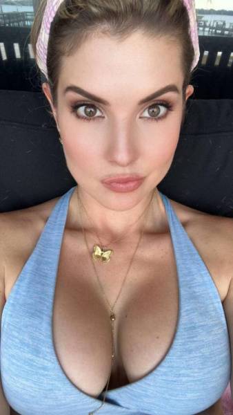 Amanda Cerny Sexy Boobs Cleavage Onlyfans Set Leaked - Usa on myfans.pics