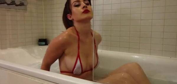 Anna Zapala Naked In Her Bath Sexy Youtuber Video on myfans.pics