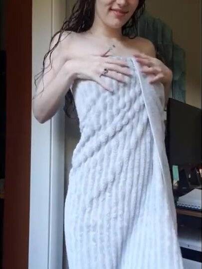 McKatenz Nude Onlyfans Lotion Rub Porn Leaked Video on myfans.pics